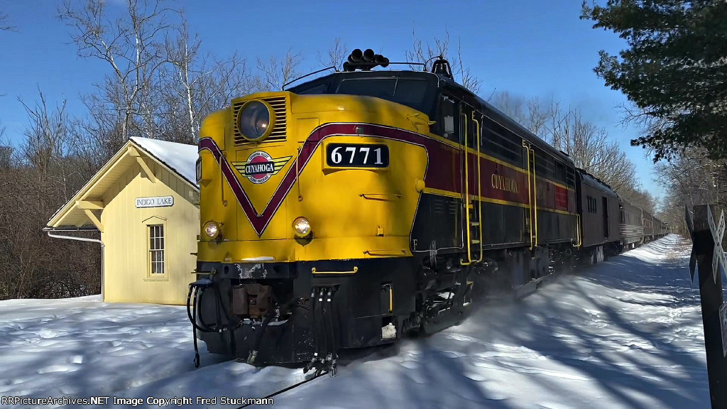 CVSR 6771 in the ever present low sun shadows.